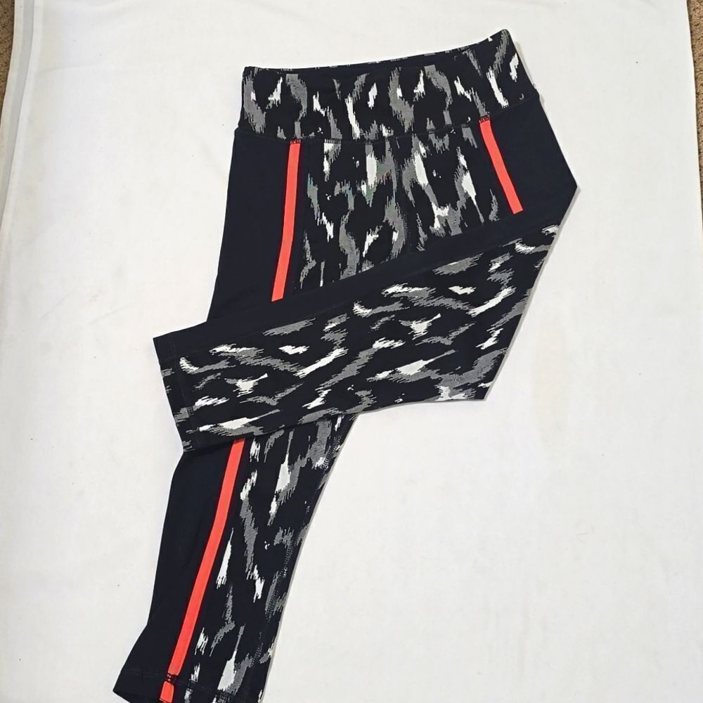 TRINA TURK RECREATION CROPPED LEGGINGS XS